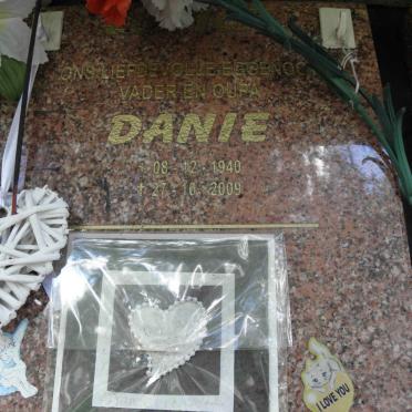 ? LU?? Danie 1940-2009