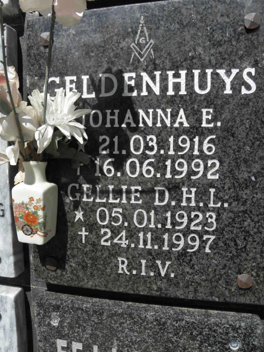 GELDENHUYS Gellie D.H.L. 1923-1997 &amp;  Johanna E. 1916-1992