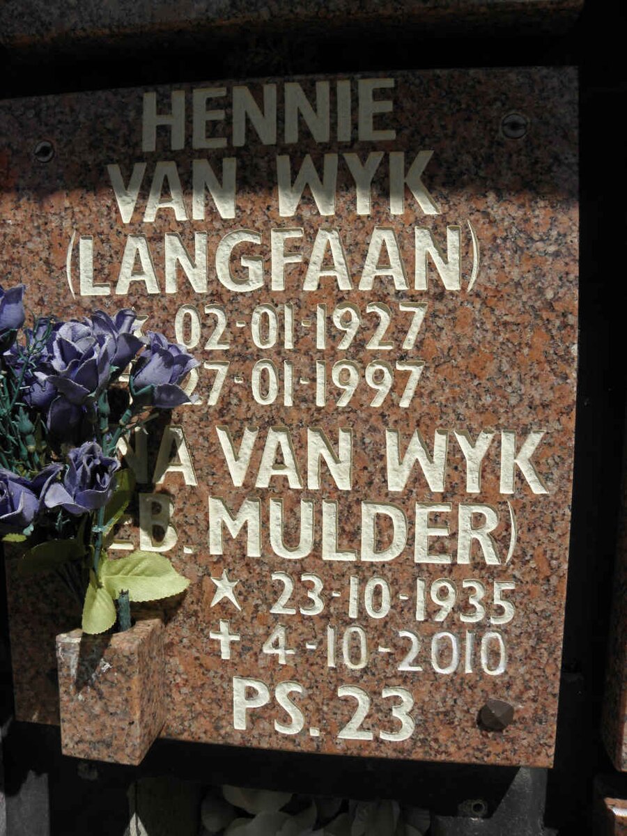 WYK Hennie, van 1927-1997 &amp; ?na MULDER 1935-2010