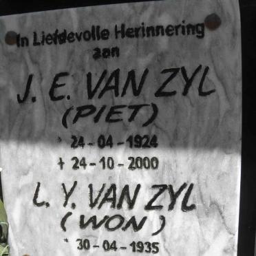 ZYL J.E., van 1924-2000 &amp; L.Y. 1935-2001