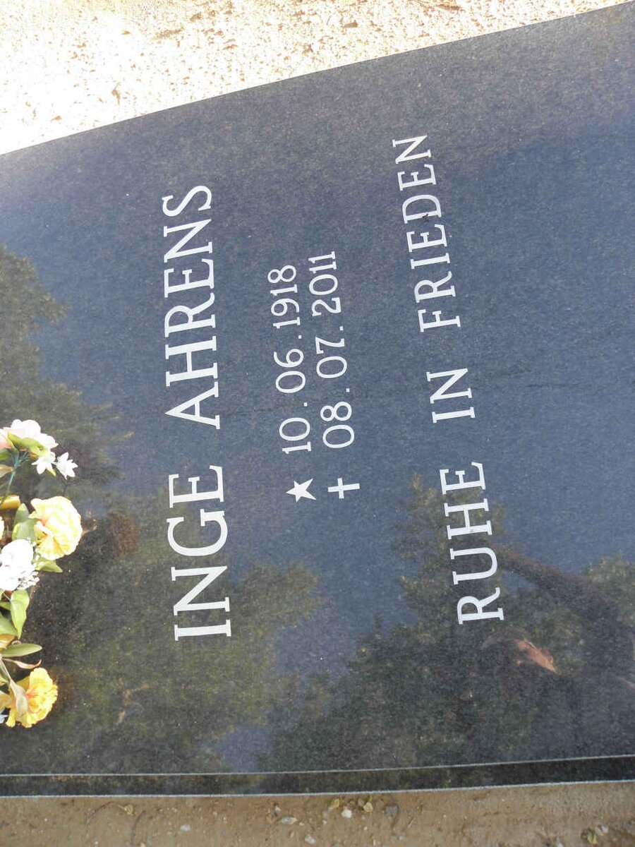 AHRENS Inge 1918-2011