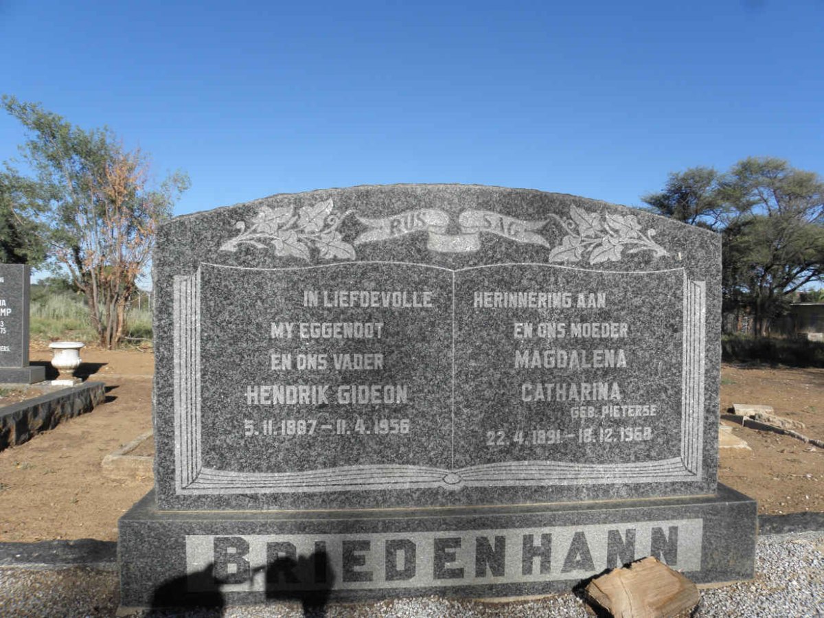 BRIEDENHANN Hendrik Gideon 1887-1956 &amp; Magdalena Catharina PIETERSE 1891-1968