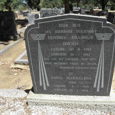 DAVIDS Hendrik Erasmus 1910-1961 &amp; Anna Magdalena VAN ZYL 1910-1966