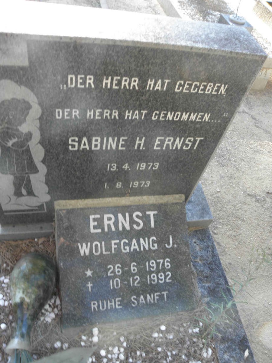 ERNST Wolfgang J. 1976-1992 :: ERNST Sabine H. 1979-1973