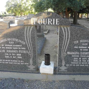FOURIE Jacob Johannes Petrus 1888-1960 &amp; Magdalena Elizabeth Jacoba ENGELBRECHT 1891-1980