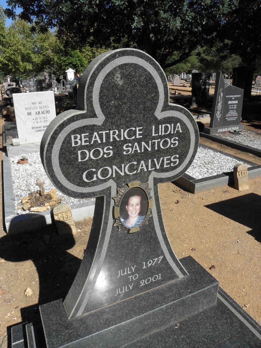 GONCALVES Beatrice Lidia Dos Santos 1977-2001