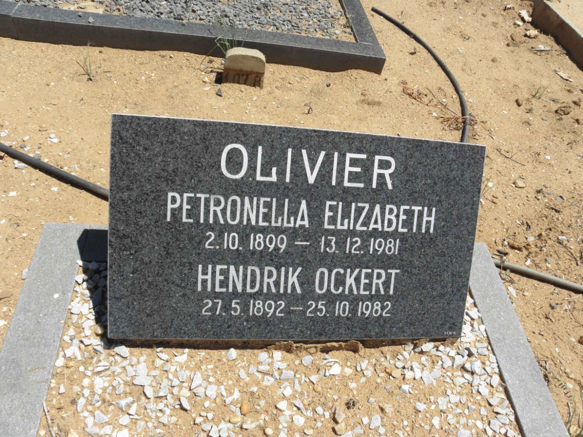 OLIVIER Hendrik Ockert 1892-1982 &amp; Petronella Elizabeth 1899-1981