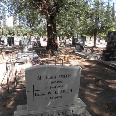 SMITH M. Julius 1932-1995 &amp; Helga W.E. 1925-