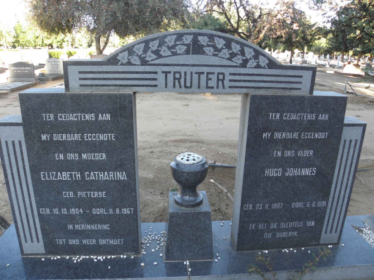 TRUTER Hugo Johannes 1897-1981 &amp; Elizabeth Catharina PIETERSE 1904-1967