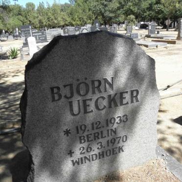 Ue - Surnames beginning with the letters Ue