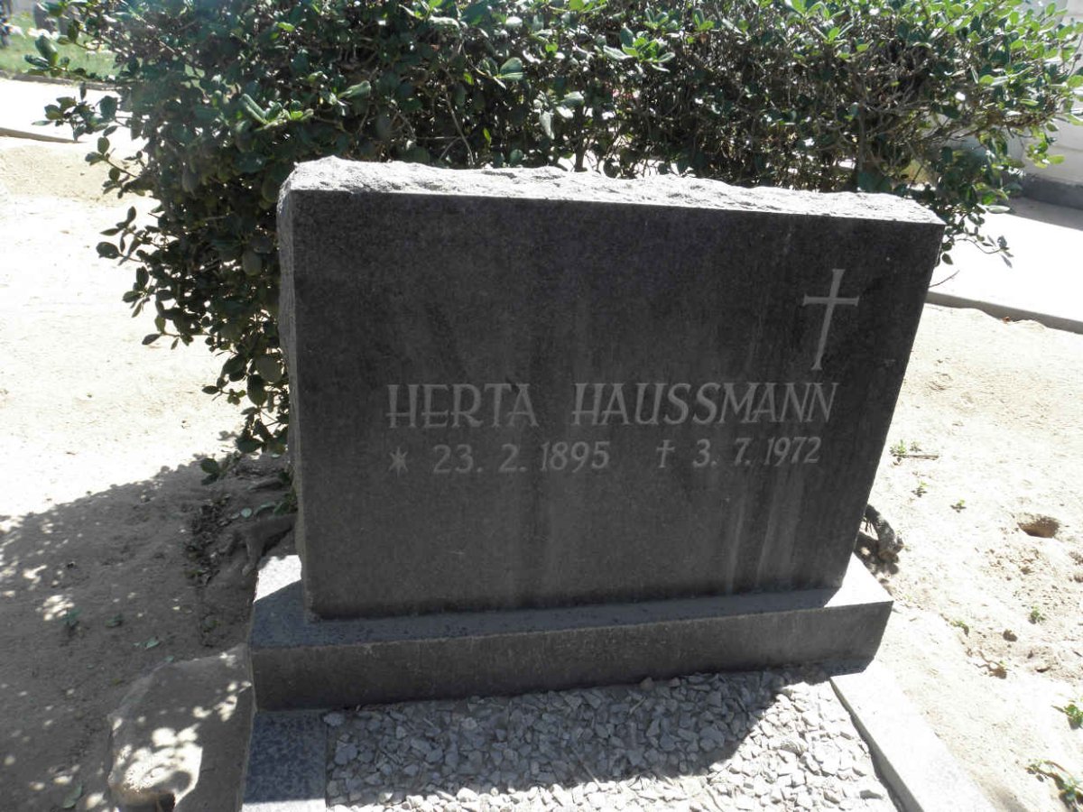 HAUSSMANN Herta 1895-1972