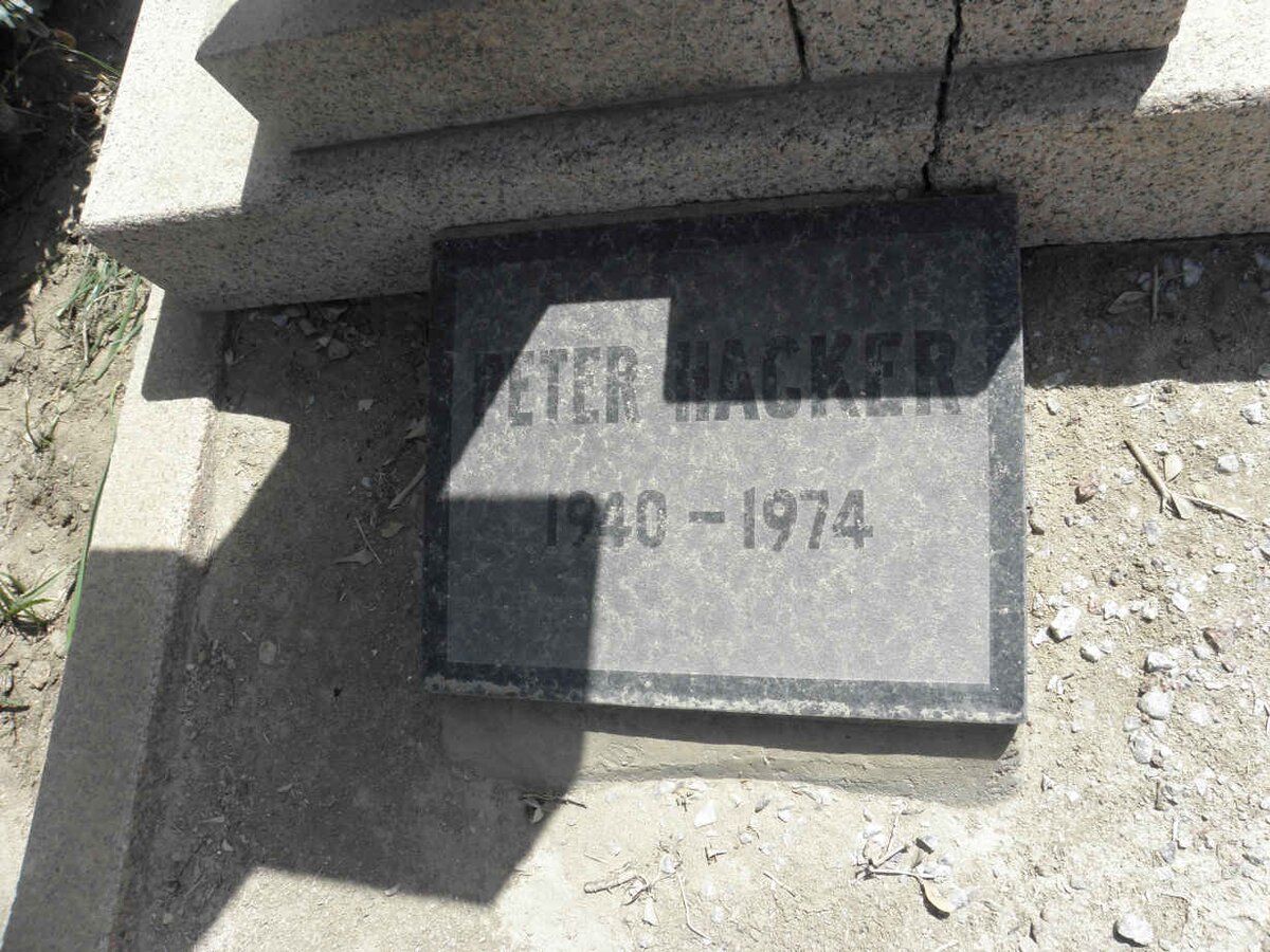 HACKER Peter 1940-1974