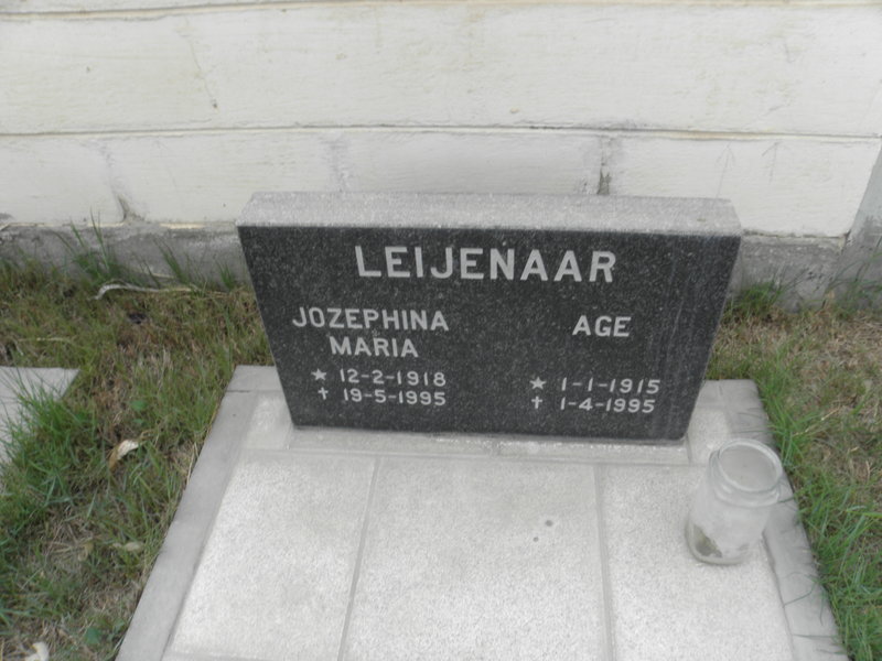 LEIJENAAR Age 1915-1995 &amp; Jozephina Maria 1918-1995