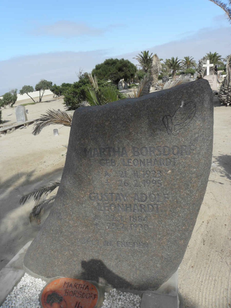 LEONHARDT Gustav Adolf 1884-1930 :: BORSDORF Martha nee LEONHARDT 1923-1995