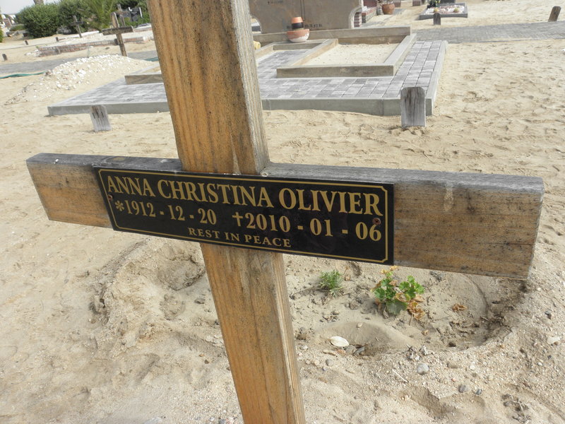 OLIVIER Anna Christina 1912-2010