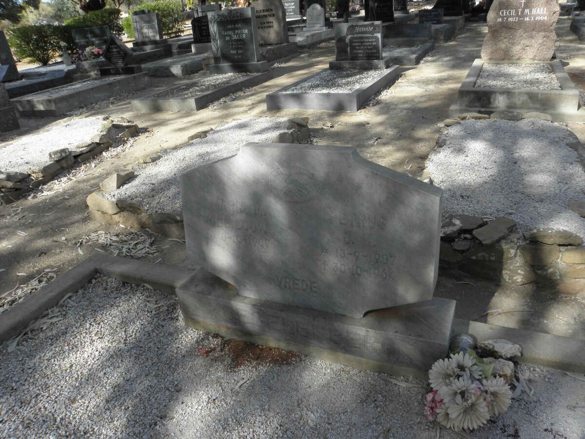 KOEGELENBERG Petrus J.K. 1907-1964 &amp; Maria M. LOUW 1909-1973