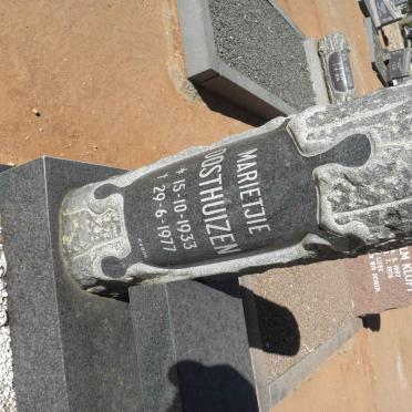 OOSTHUIZEN Marietjie 1933-1977