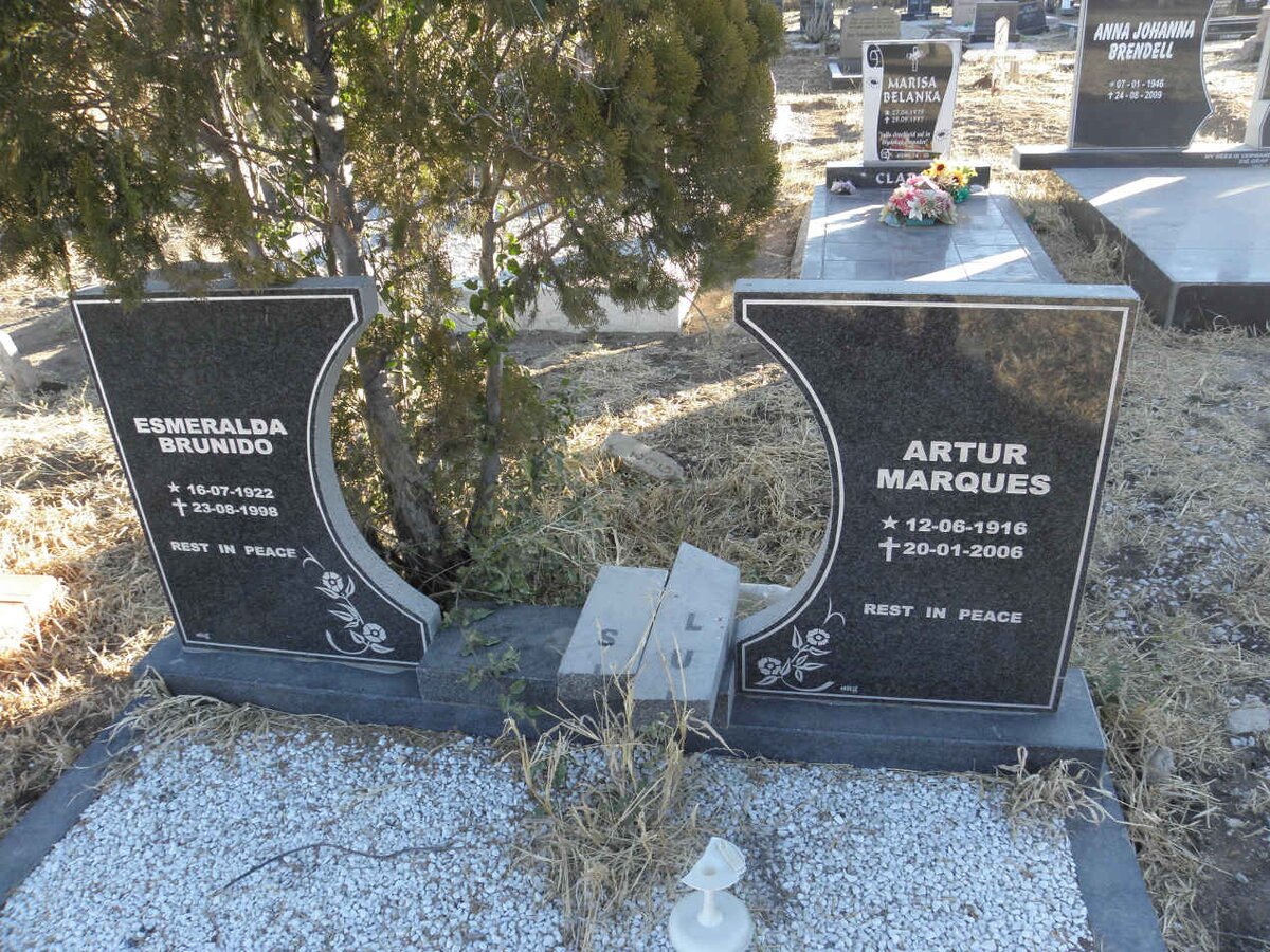 LUIS Artur Marques 1916-2006 &amp; Esmeralda Brunido 1922-1998