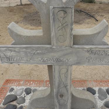 ESTERHUYSEN Willie 1935-2005