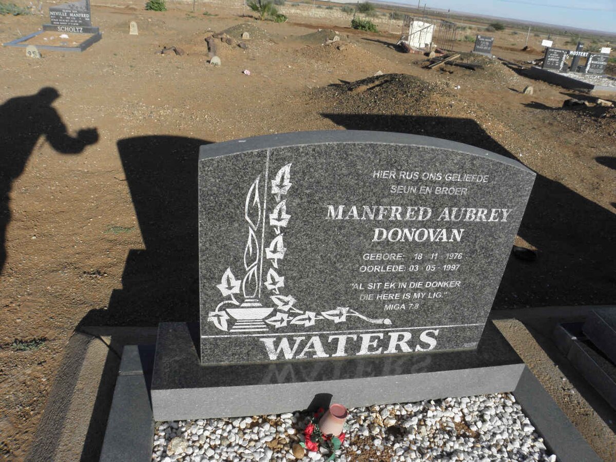 WATERS Manfred Aubrey Donovan 1976-1997
