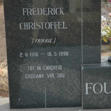 F - Vanne :: Surnames - F