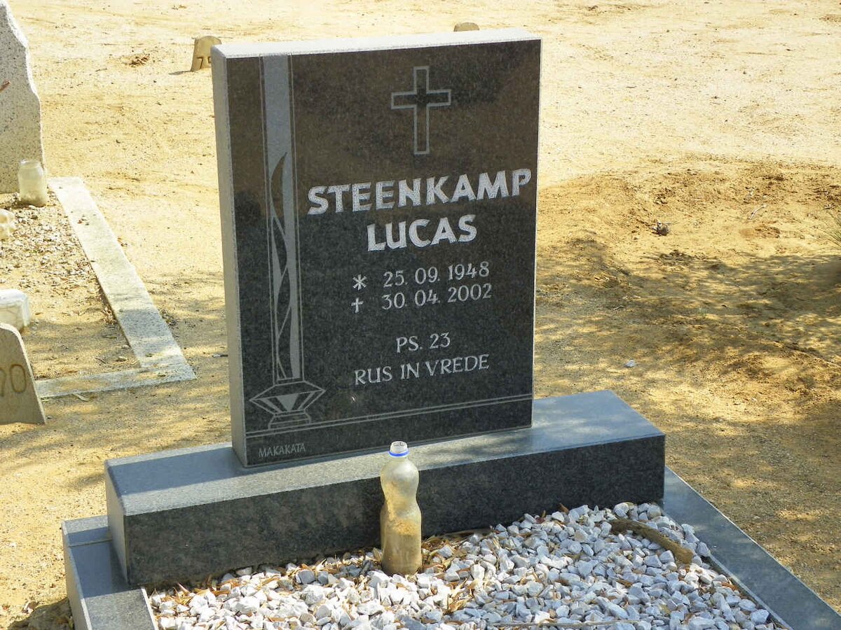STEENKAMP Lucas 1948-2002