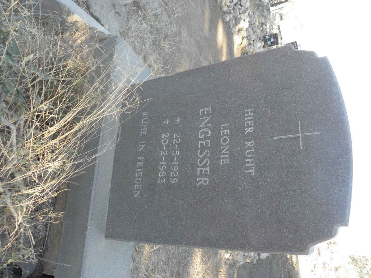 ENGESSER Leonie 1929-1983