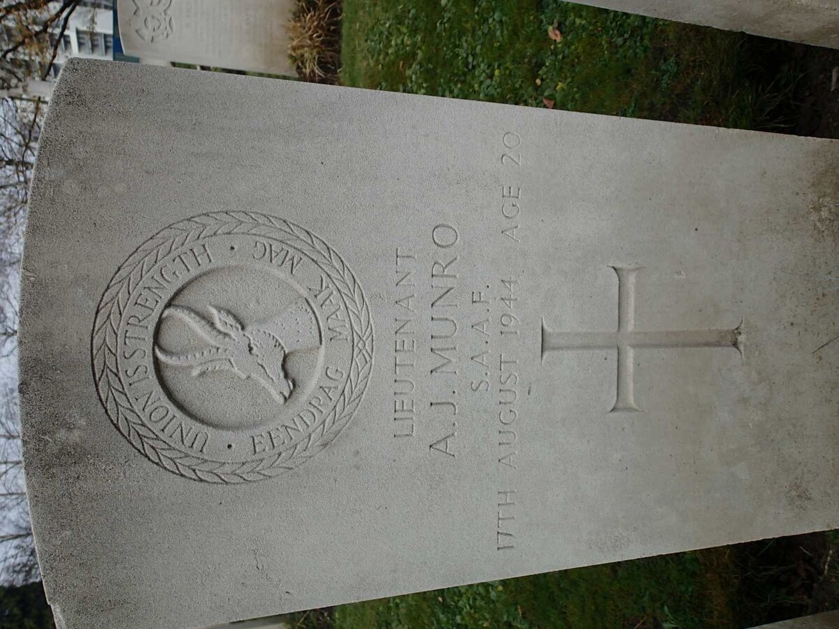 MUNRO A.J. -1944