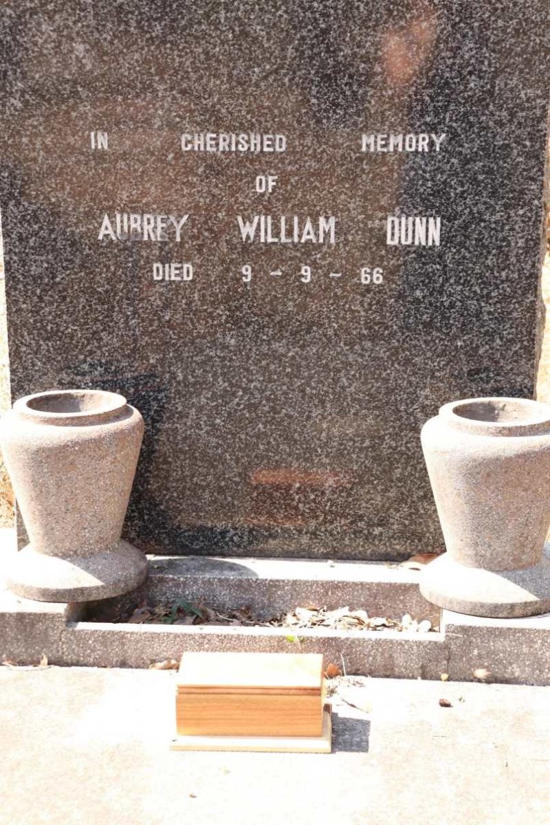 DUNN Aubrey William -1966 :: DUNN Peter George 1936-2017