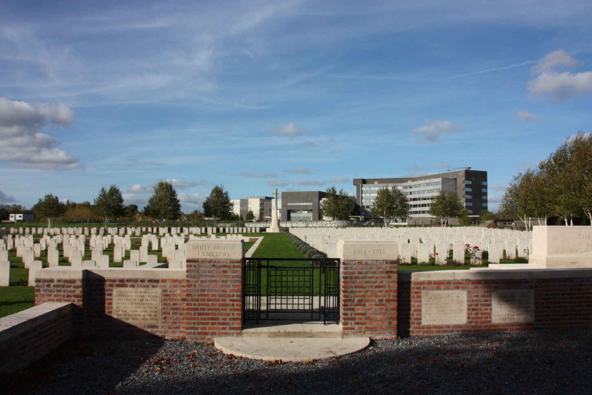 1. Overview of main entrance at White House cemetery